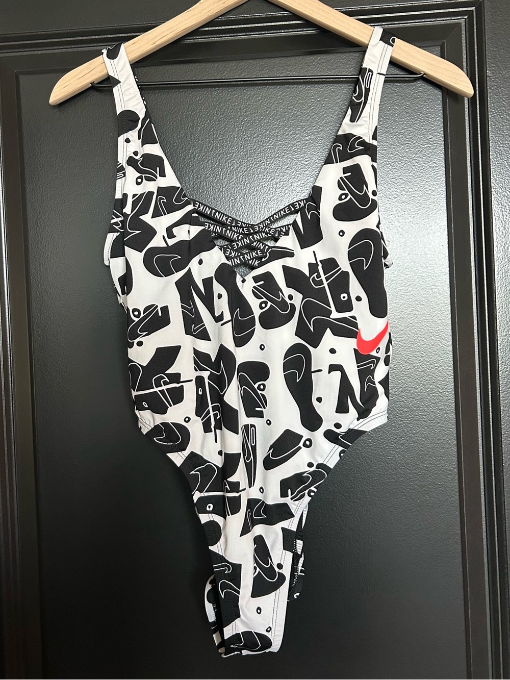 Nike Hydrastrong Multi Print Spiderback One Piece swimsuit Large NWT